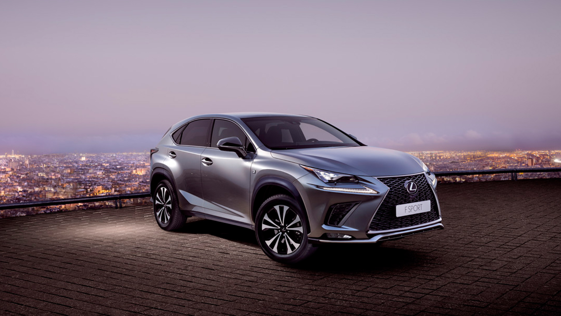 Vista lateral del Lexus NX 300h