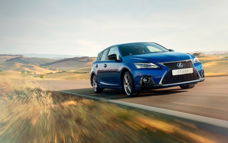 Vista frontal del Lexus CT 200h