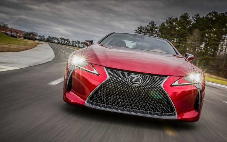 Vista frontal del Lexus LC 500