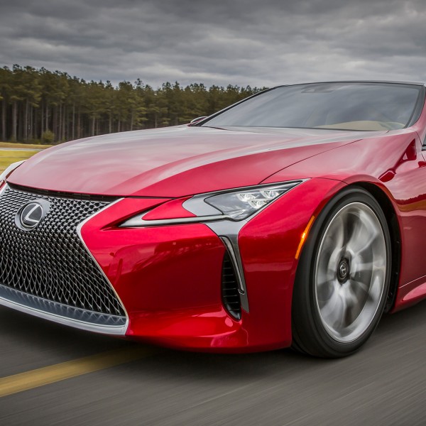 Vista frontal del Lexus LC 500